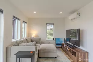 3625 13th Ave W, Seattle, WA 98119 - Photo 20