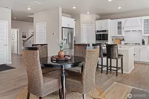17525 Crossing Dr E, Puyallup, WA 98374 - Photo 10