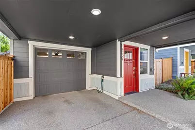 6724 34th Avenue SW, Seattle, WA 98126 - Photo 2