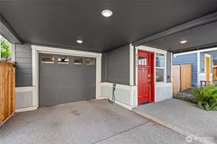 6724 34th Ave SW, Seattle, WA 98126 - Photo 2