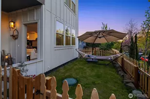 5037 25th Ave SW, Seattle, WA 98106 - Photo 2