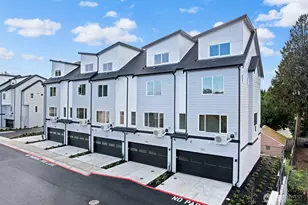 1427 SW 111th Ln, Seattle, WA 98146 - Photo 2