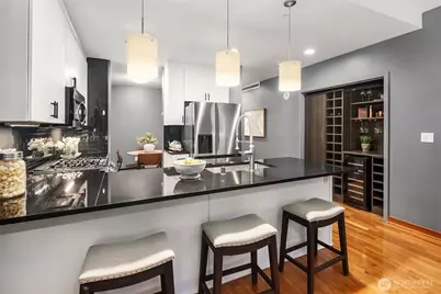 2716 Elliott #402, Seattle, WA 98121 - Photo 8