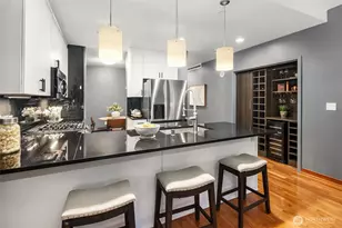 2716 Elliott, Seattle, WA 98121 - Photo 8