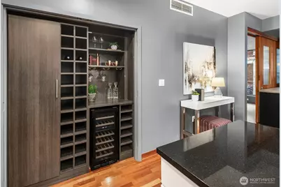 2716 Elliott #402, Seattle, WA 98121 - Photo 10