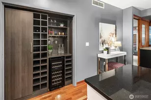 2716 Elliott, Seattle, WA 98121 - Photo 10