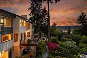 10879 Bill Point Cir NE, Bainbridge Island, WA 98110 - Photo 4