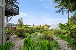 10879 Bill Point Cir NE, Bainbridge Island, WA 98110 - Photo 30