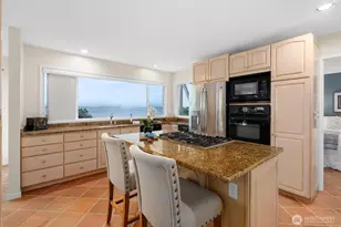 10879 Bill Point Cir NE, Bainbridge Island, WA 98110 - Photo 16