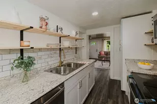 2122 15th St, Bremerton, WA 98312 - Photo 14