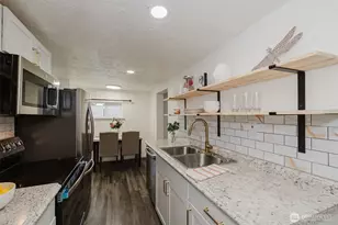 2122 15th St, Bremerton, WA 98312 - Photo 10