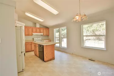 4717 Hansen Drive, Clinton, WA 98236 - Photo 6