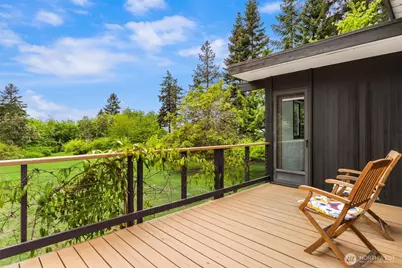 14517 Henderson Road NE, Bainbridge Island, WA 98110 - Photo 18