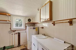 943 Fall Creek Rd, Longview, WA 98632 - Photo 14