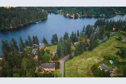 2010 222nd Avenue SE, Sammamish, WA 98075 - Photo 32