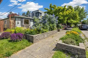 520 N 79th St, Seattle, WA 98103 - Photo 2