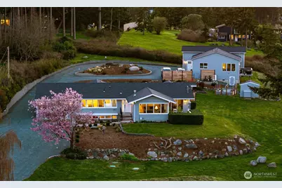 1387 Scenic Heights Road, Oak Harbor, WA 98277 - Photo 2