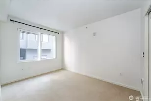 81 Clay St, Seattle, WA 98121 - Photo 8
