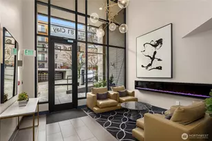 81 Clay St, Seattle, WA 98121 - Photo 14