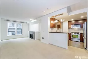 81 Clay St, Seattle, WA 98121 - Photo 2