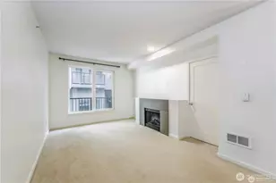 81 Clay St, Seattle, WA 98121 - Photo 4