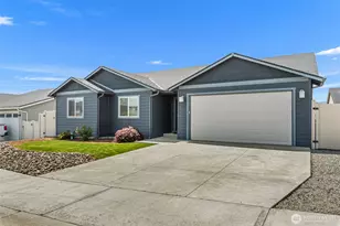 138 S Nevada Ave, East Wenatchee, WA 98802 - Photo 2