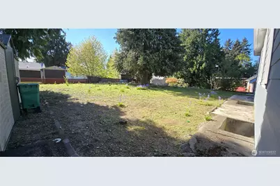 12053 70 Th Avenue S, Seattle, WA 98178 - Photo 4
