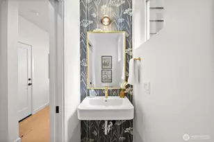 2851 NW 70th St, Seattle, WA 98117 - Photo 14