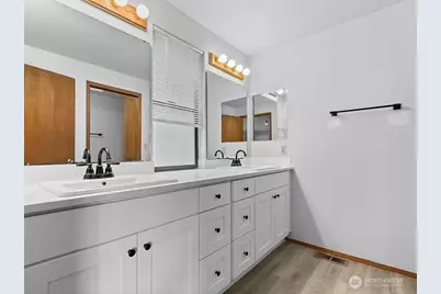 5008 NE 2nd Street, Renton, WA 98056 - Photo 2