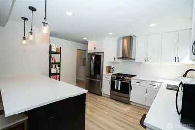 18830 108th Avenue SE, Renton, WA 98055 - Photo 4