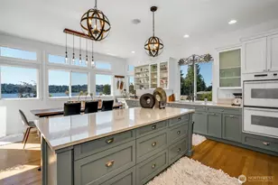 13130 Holmes Point Dr NE, Kirkland, WA 98034 - Photo 8
