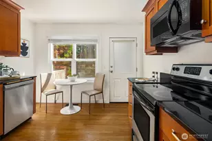 17 W Dravus St, Seattle, WA 98119 - Photo 14