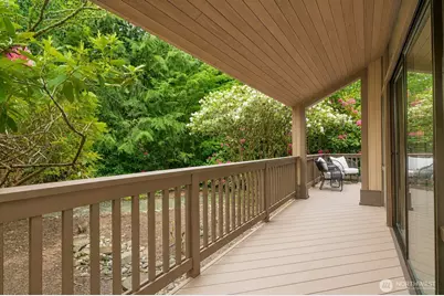 2422 Sahalee Drive W, Sammamish, WA 98074 - Photo 24