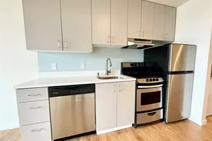 2249 NE 46th St, Seattle, WA 98105 - Photo 10