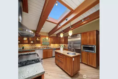 7816 NE 32nd Street, Medina, WA 98039 - Photo 10
