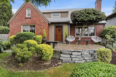 1560 28th Avenue W, Seattle, WA 98199 - Photo 1