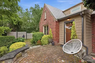 1560 28th Ave W, Seattle, WA 98199 - Photo 4