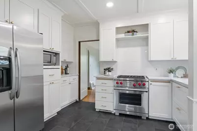 1560 28th Avenue W, Seattle, WA 98199 - Photo 12