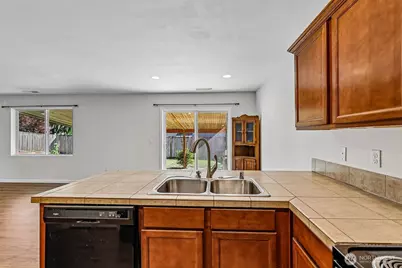 6404 35th Street NE, Marysville, WA 98270 - Photo 12