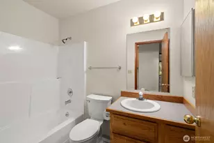 7983 NE Walden Ln, Bainbridge Island, WA 98110 - Photo 16