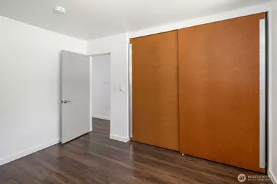 2233 NE 46th Street, Seattle, WA 98105 - Photo 8