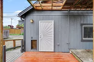 926 E Marine View Dr, Everett, WA 98201 - Photo 4