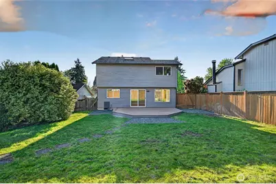 12228 Dayton Avenue N, Seattle, WA 98133 - Photo 30