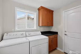 12228 Dayton Ave N, Seattle, WA 98133 - Photo 26