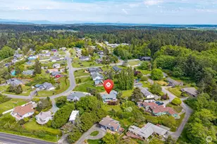 1433 Martha Way, Oak Harbor, WA 98277 - Photo 2