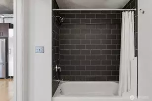 2720 3rd Ave, Seattle, WA 98121 - Photo 14
