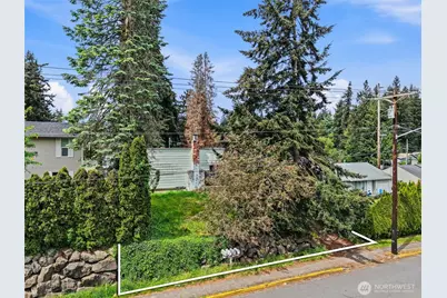 22018 76th Avenue W, Edmonds, WA 98026 - Photo 2