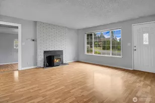5907 177th St SW, Lynnwood, WA 98037 - Photo 2
