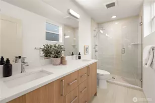 724 N 36th St, Seattle, WA 98103 - Photo 14