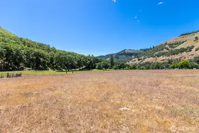 992 Highway 142 E, Lyle, WA 98635 - Photo 24